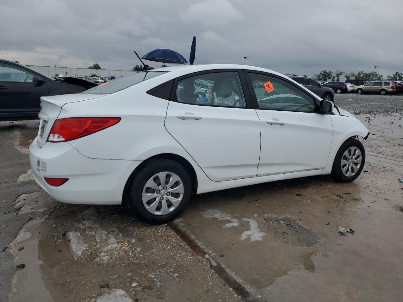 2016 Hyundai Accent - Image 3