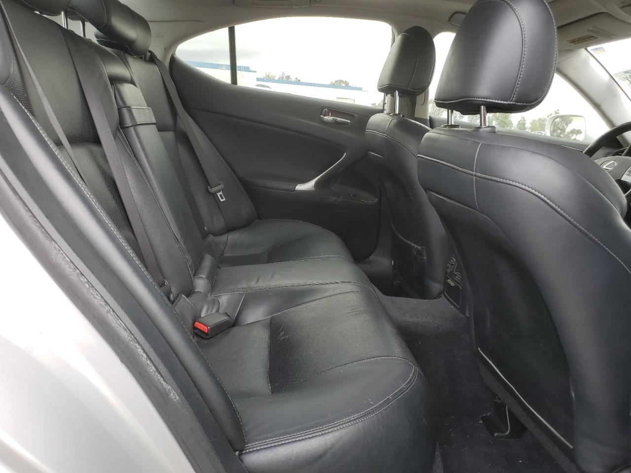 2012 Lexus IS - Image 10