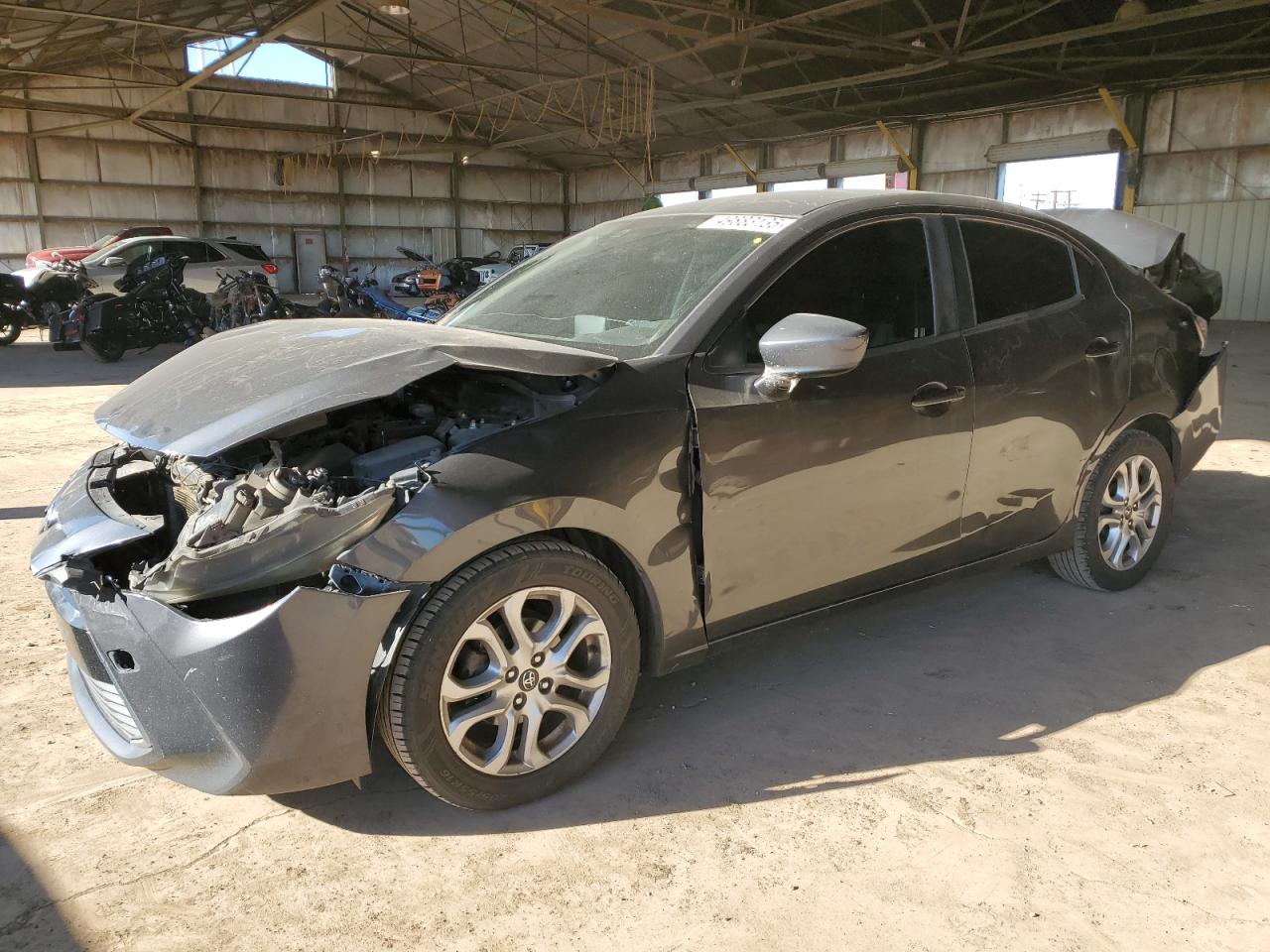 3MYDLBYV8JY308207 TOYOTA YARIS 2018
