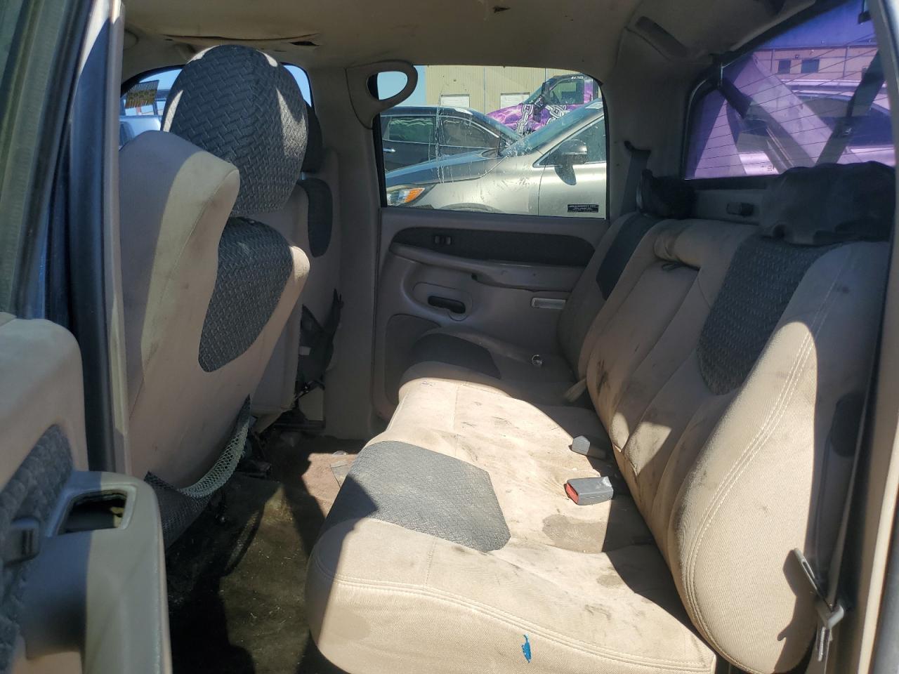 2002 Chevrolet Avalanche - Image 10