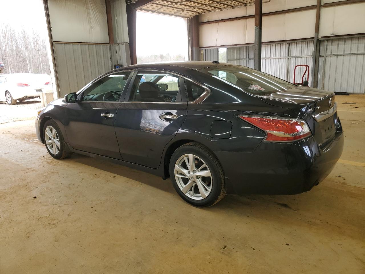 2014 Nissan Altima - Image 2