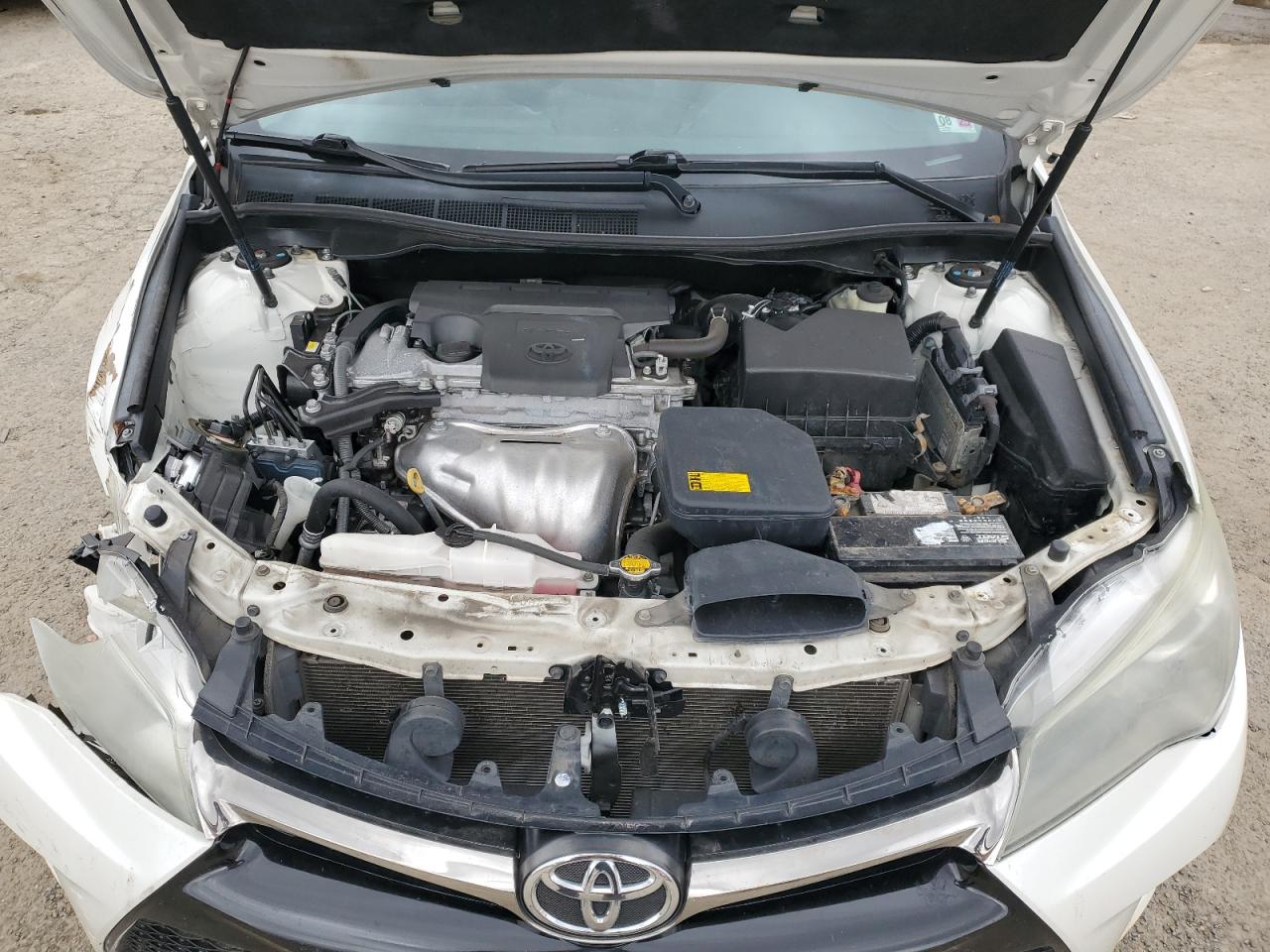 2015 Toyota Camry - Image 13