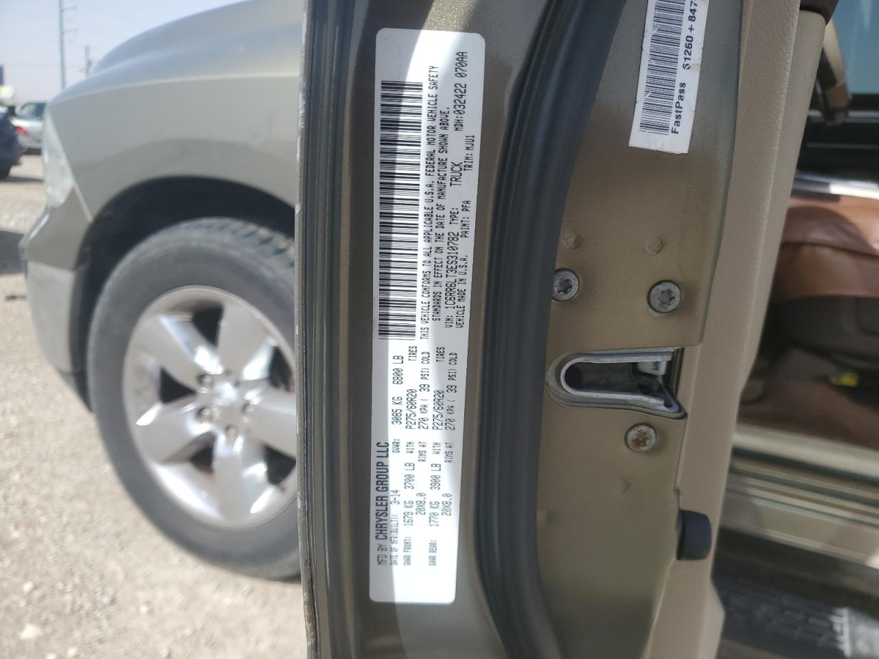 2014 RAM 1500 - Image 12