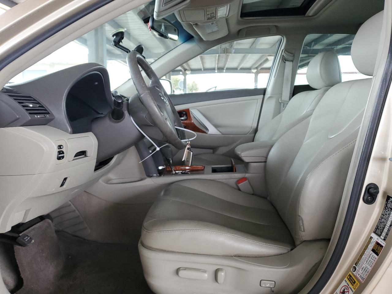 2010 Toyota Camry - Image 7