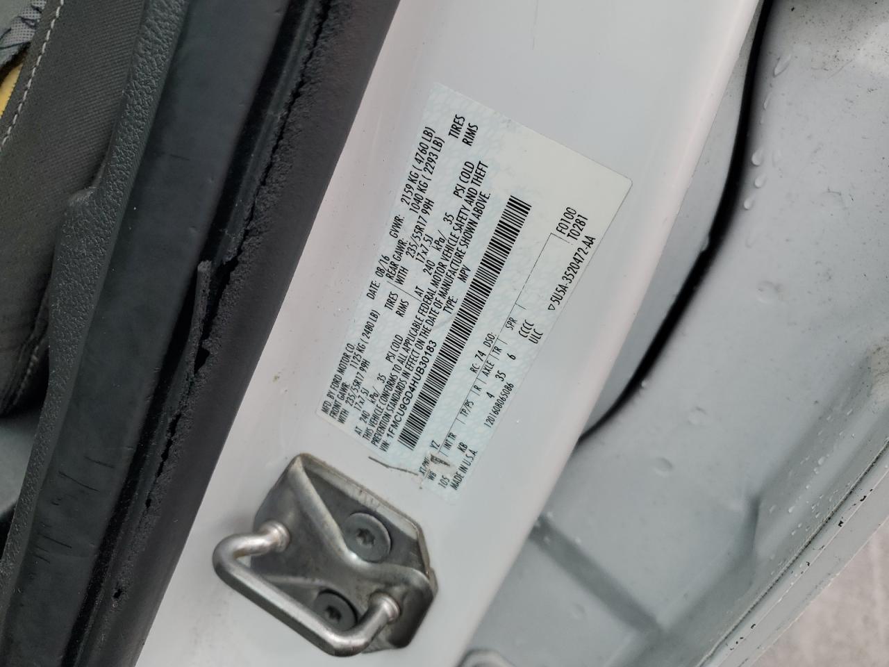 1FMCU9GD4HUB30183 FORD ESCAPE 2017