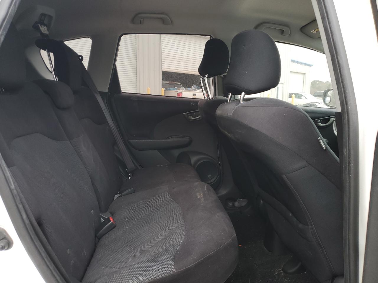 2011 Honda Fit - Image 10