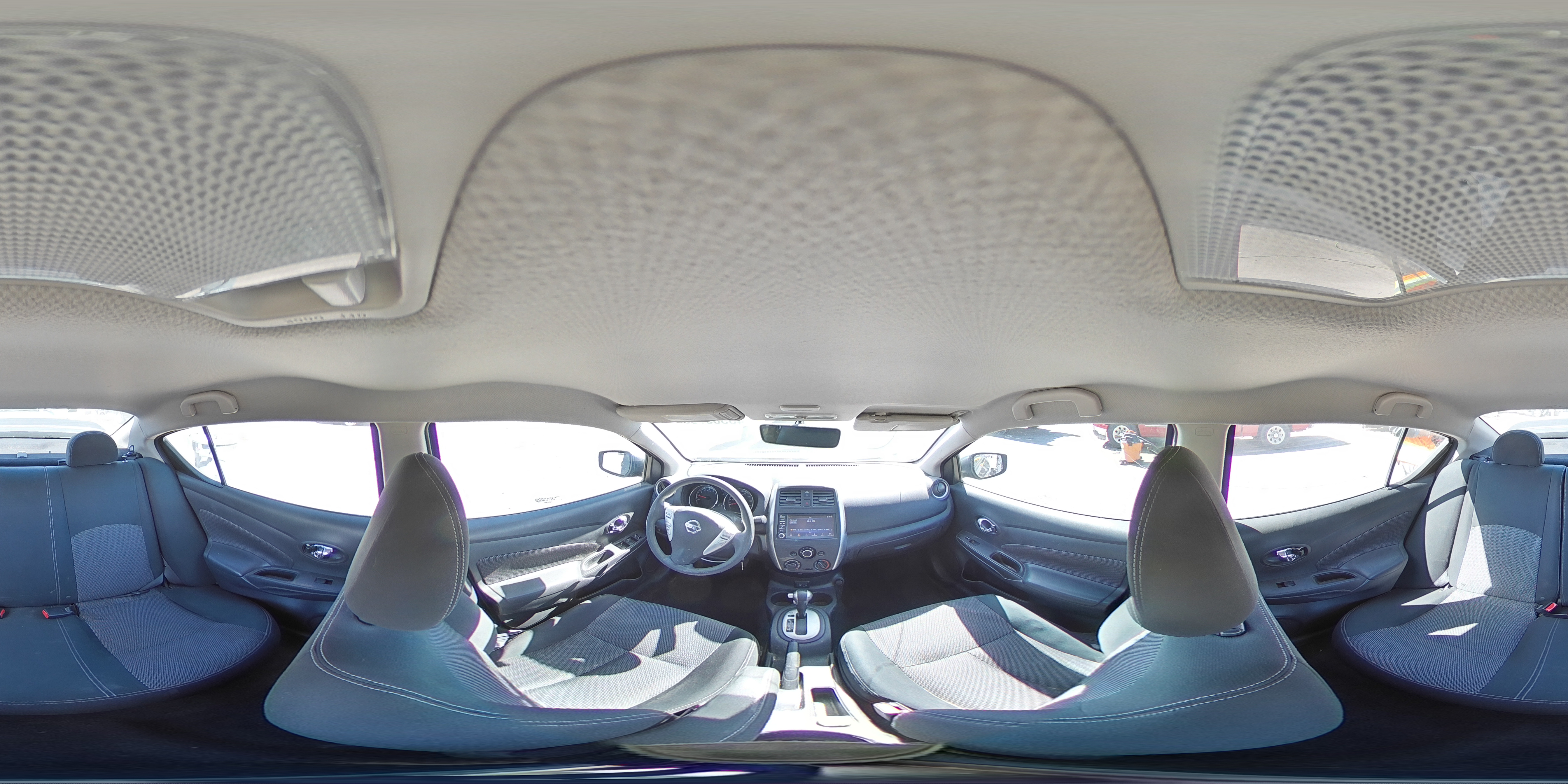 2019 Nissan Versa - Image 13