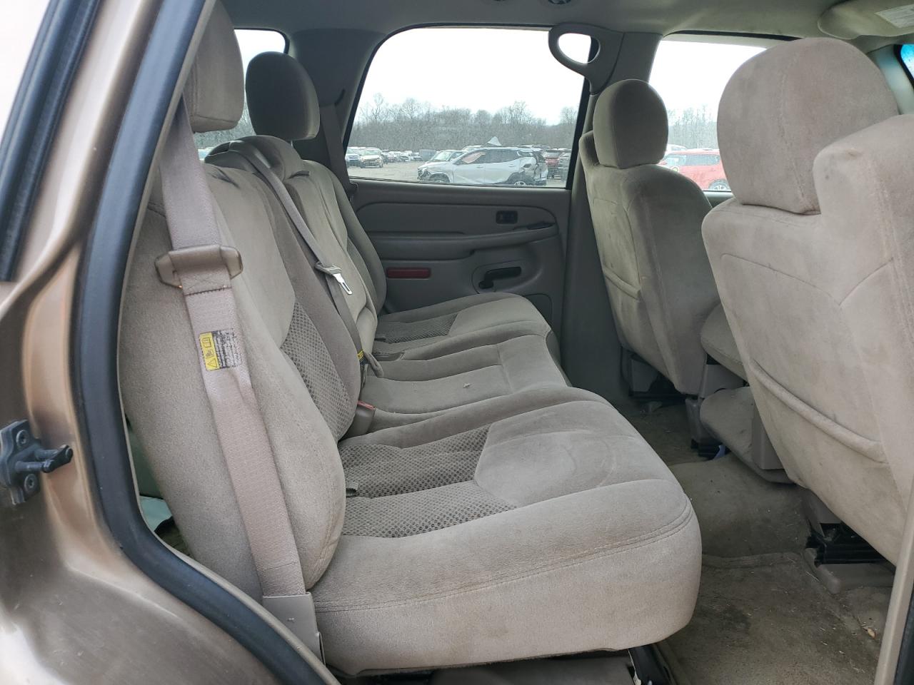 2004 Chevrolet Tahoe - Image 11