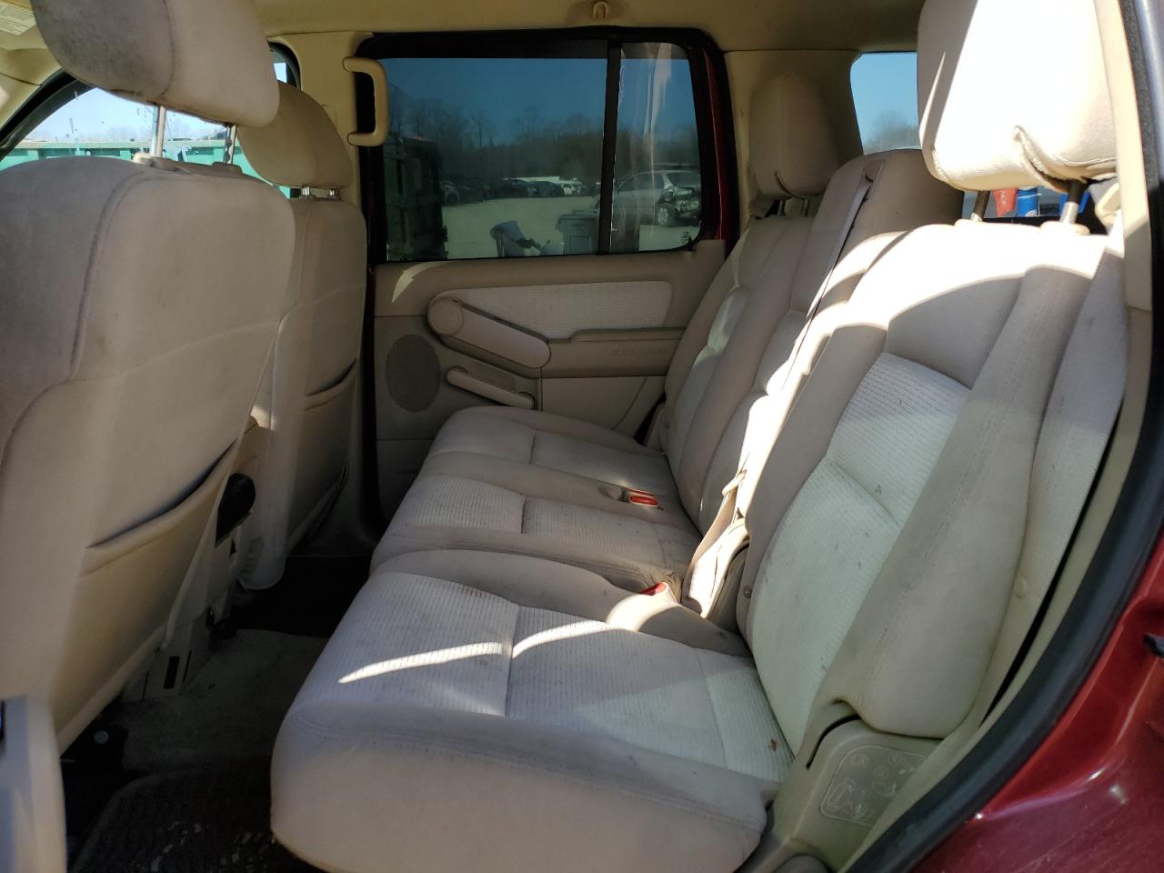 2006 Ford Explorer - Image 11