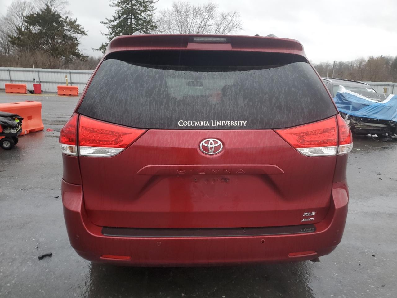 2013 Toyota Sienna - Image 6