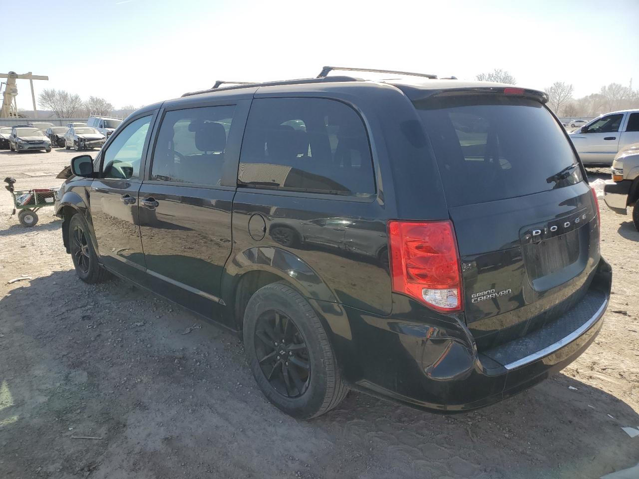 2019 Dodge Caravan - Image 2