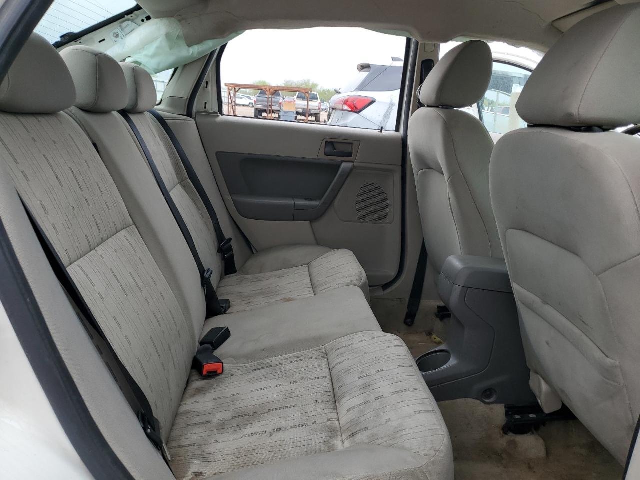 2010 Ford Focus - Image 11