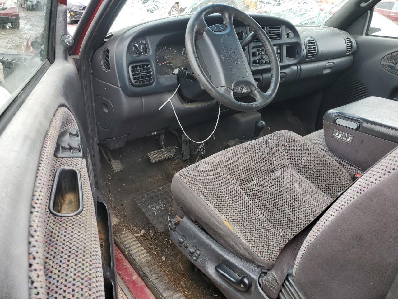 1999 Dodge RAM - Image 8