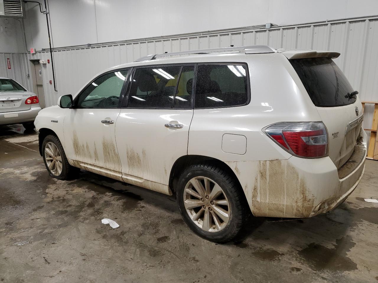 2010 Toyota Highlander - Image 2