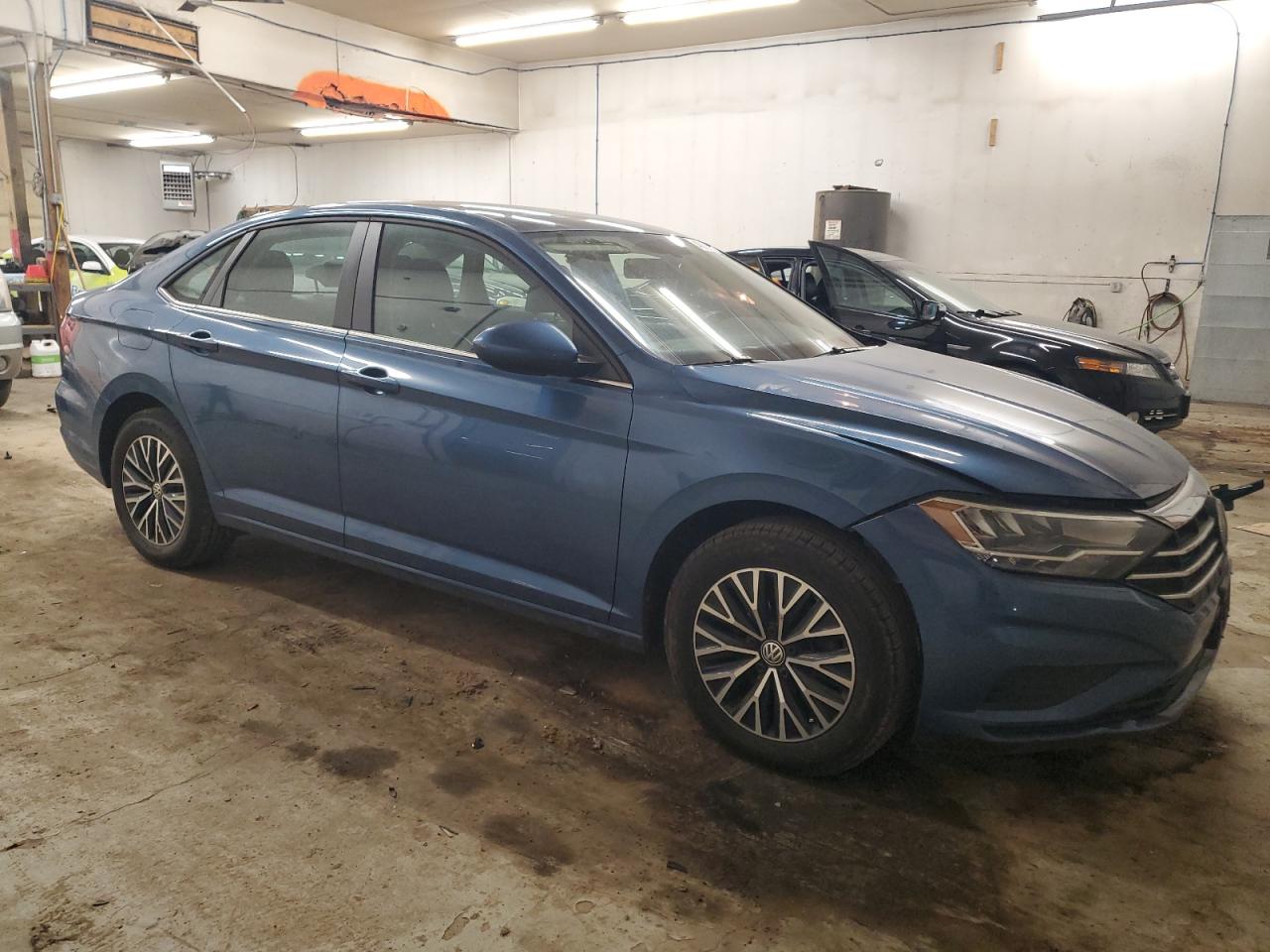2019 Volkswagen Jetta - Image 4