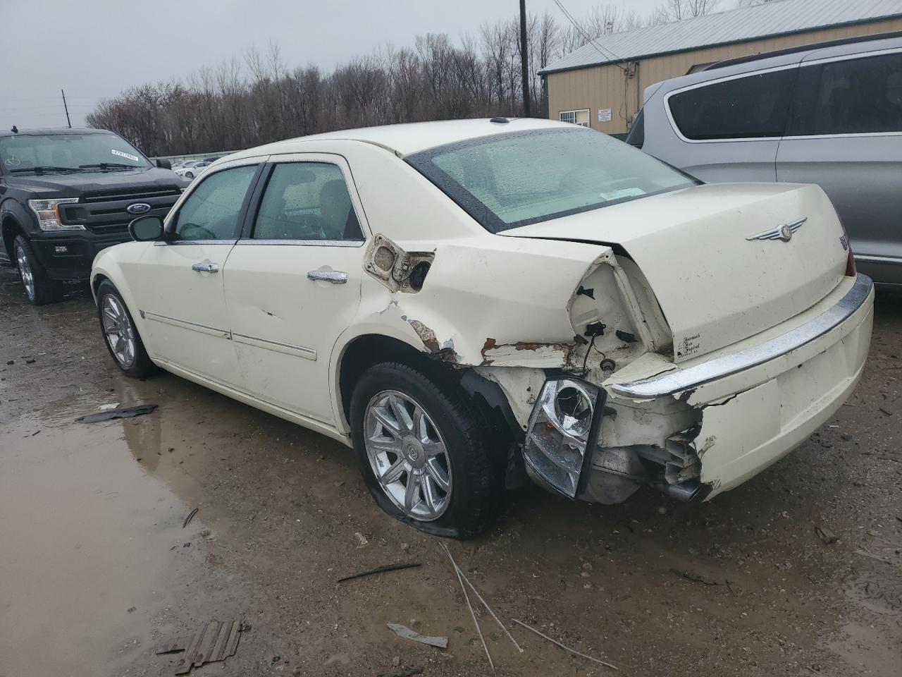 2007 Chrysler 300 - Image 2