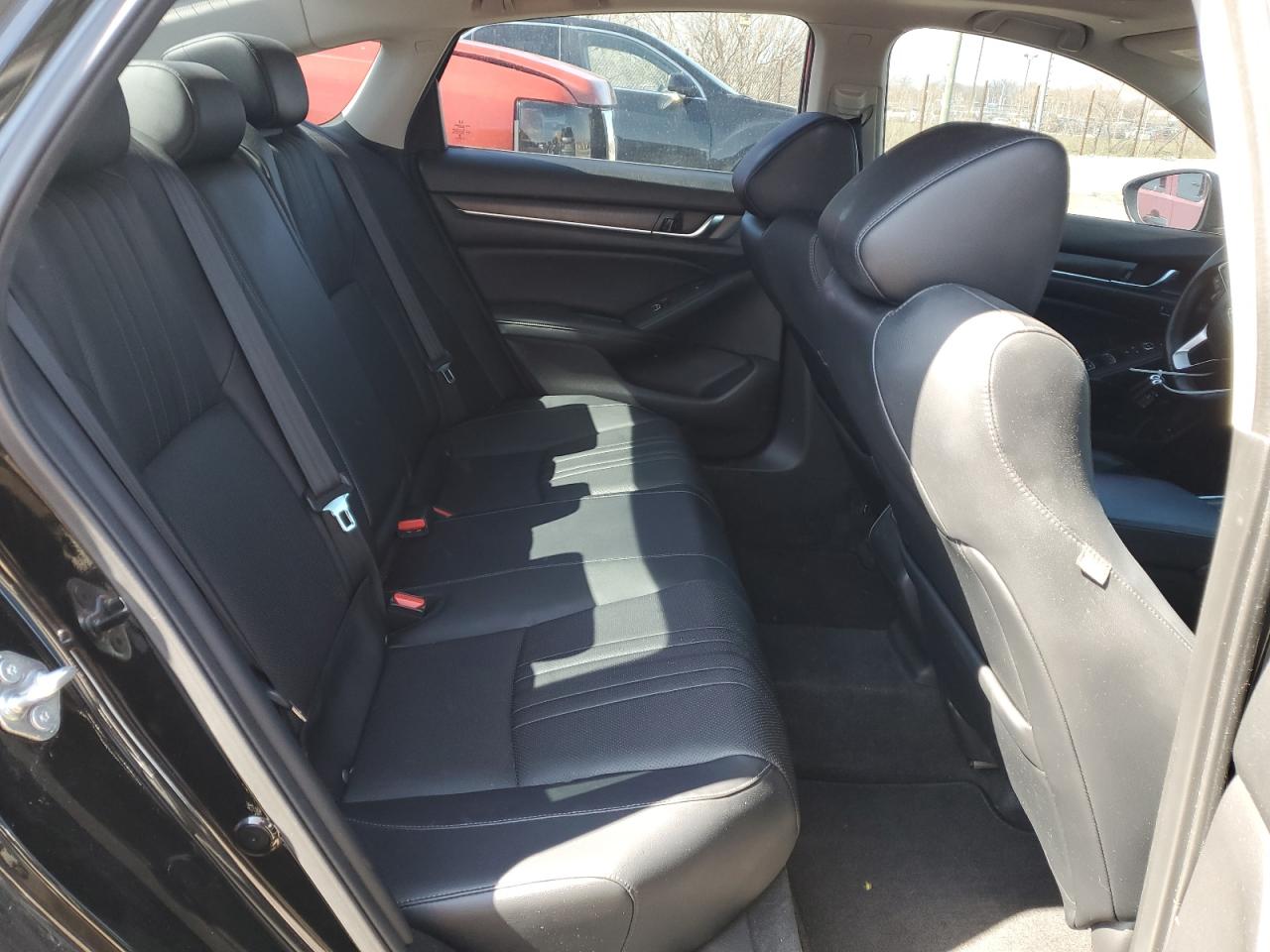 1HGCV1F98JA006801 HONDA ACCORD 2018
