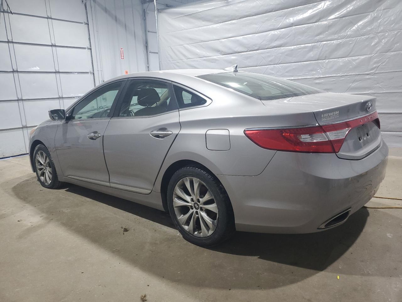 2012 Hyundai Azera - Image 2