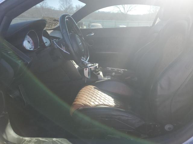 Купе AUDI R8 2012 Серебристый