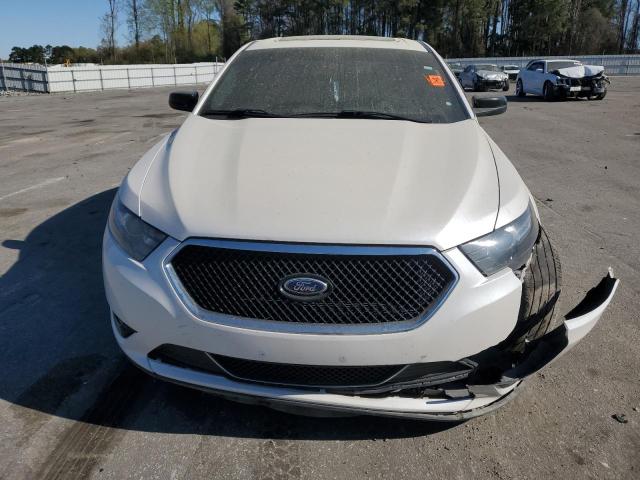 Седани FORD TAURUS 2015 Білий