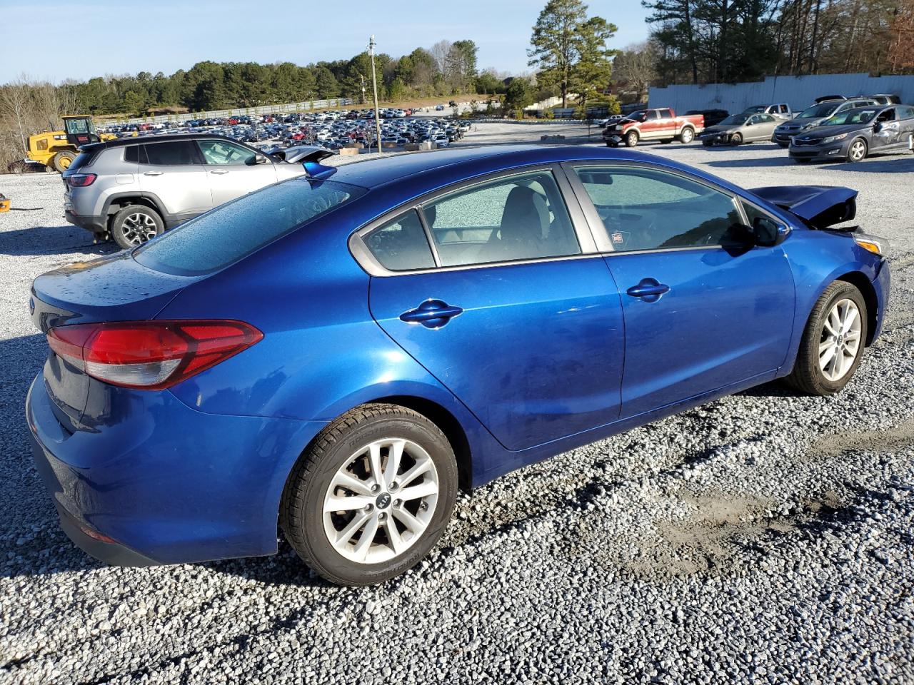 2017 Kia Forte - Image 3