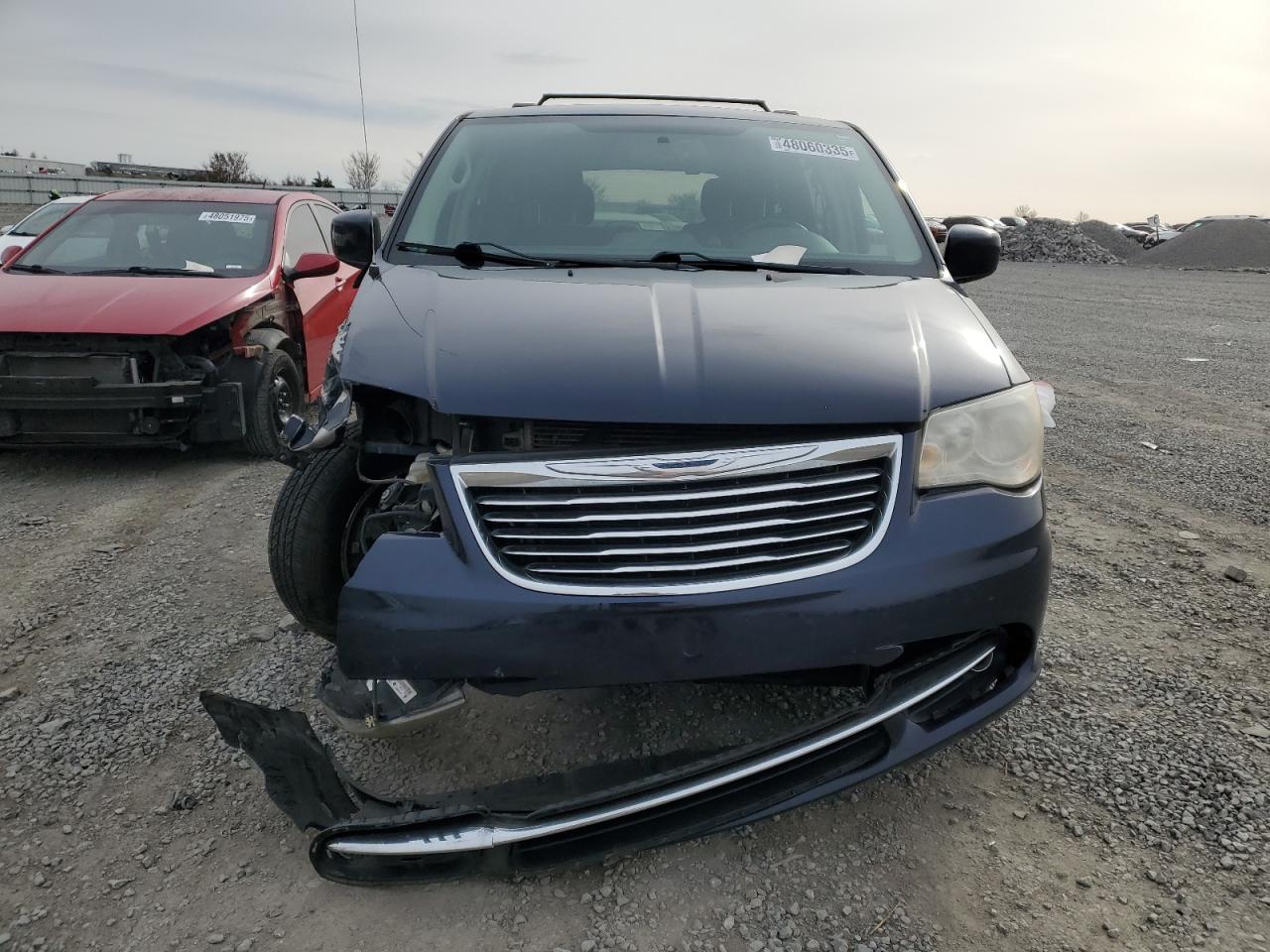 2014 Chrysler Town & Country - Image 5