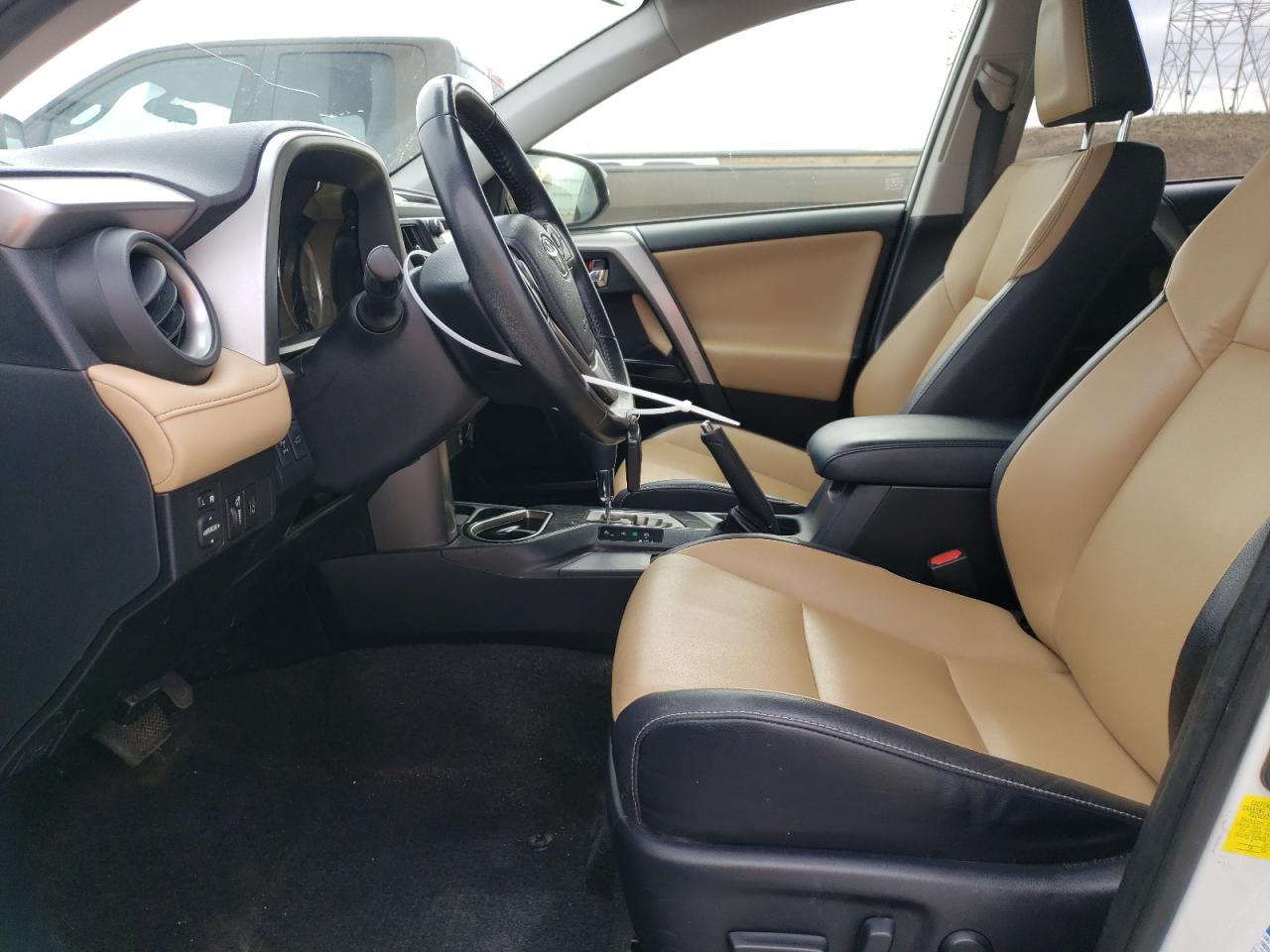 JTMDFREV1JJ738071 TOYOTA RAV4 2018