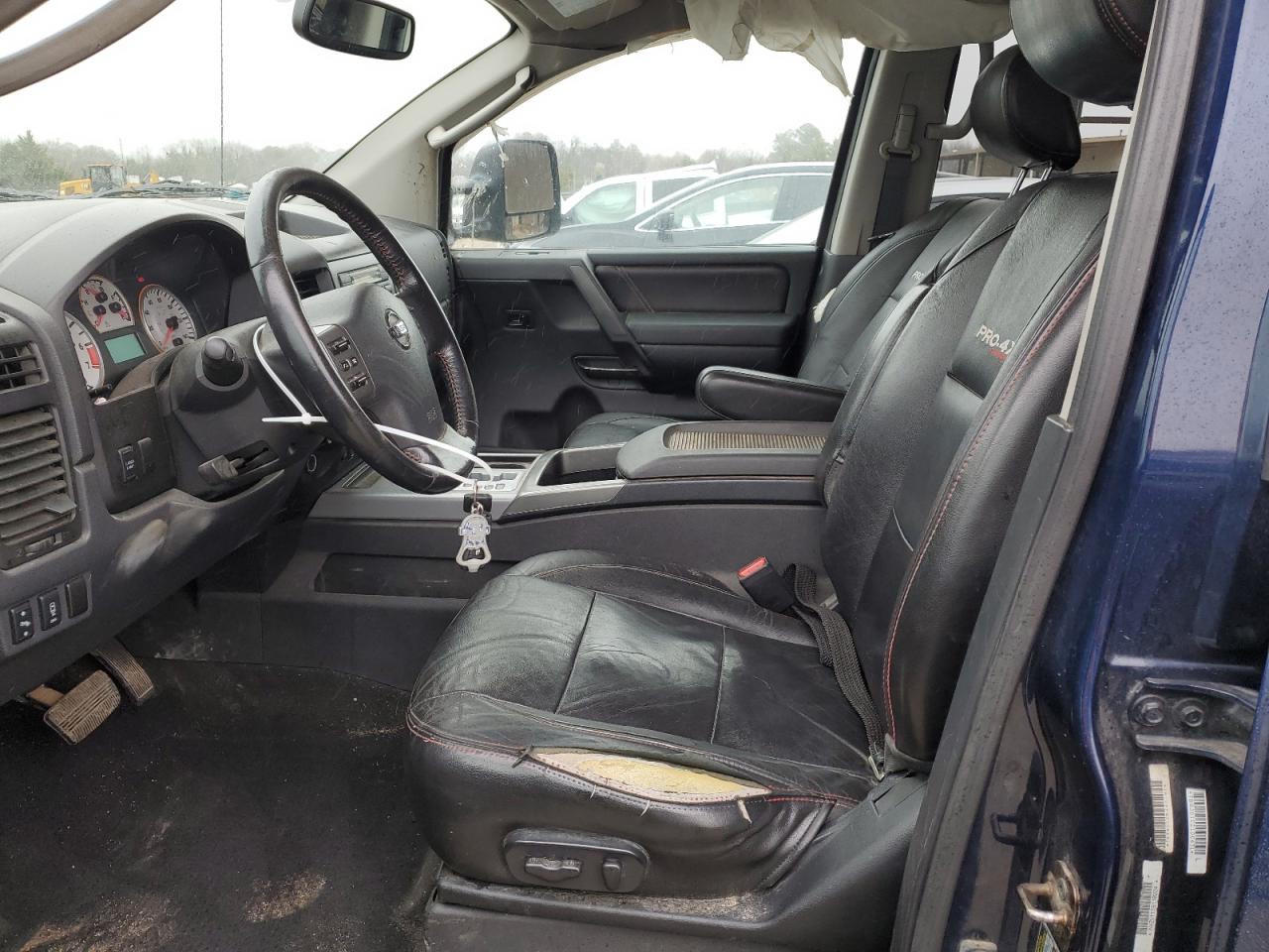 2011 Nissan Titan - Image 7