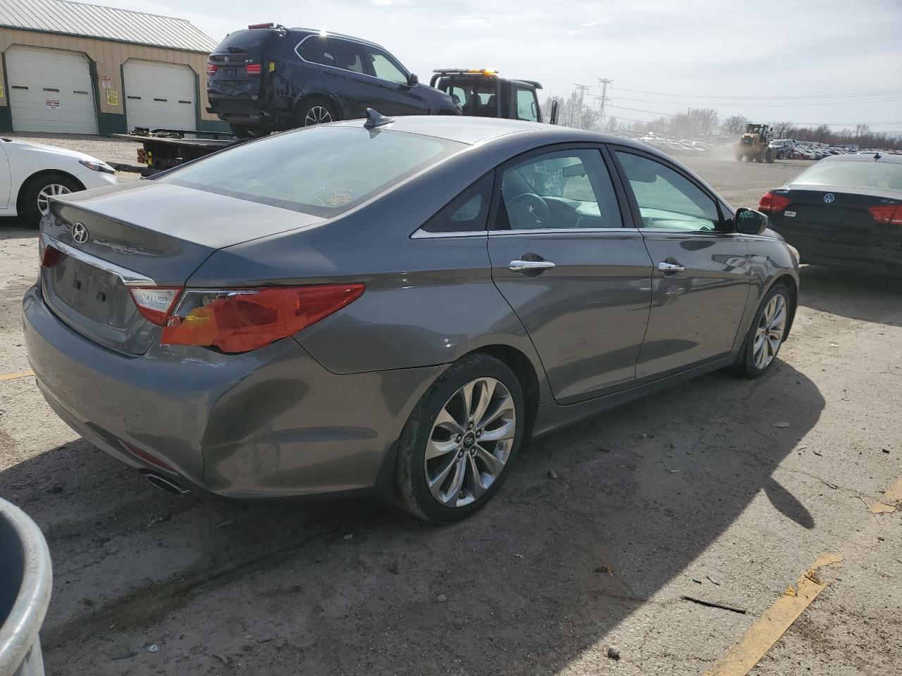 2011 Hyundai Sonata - Image 3