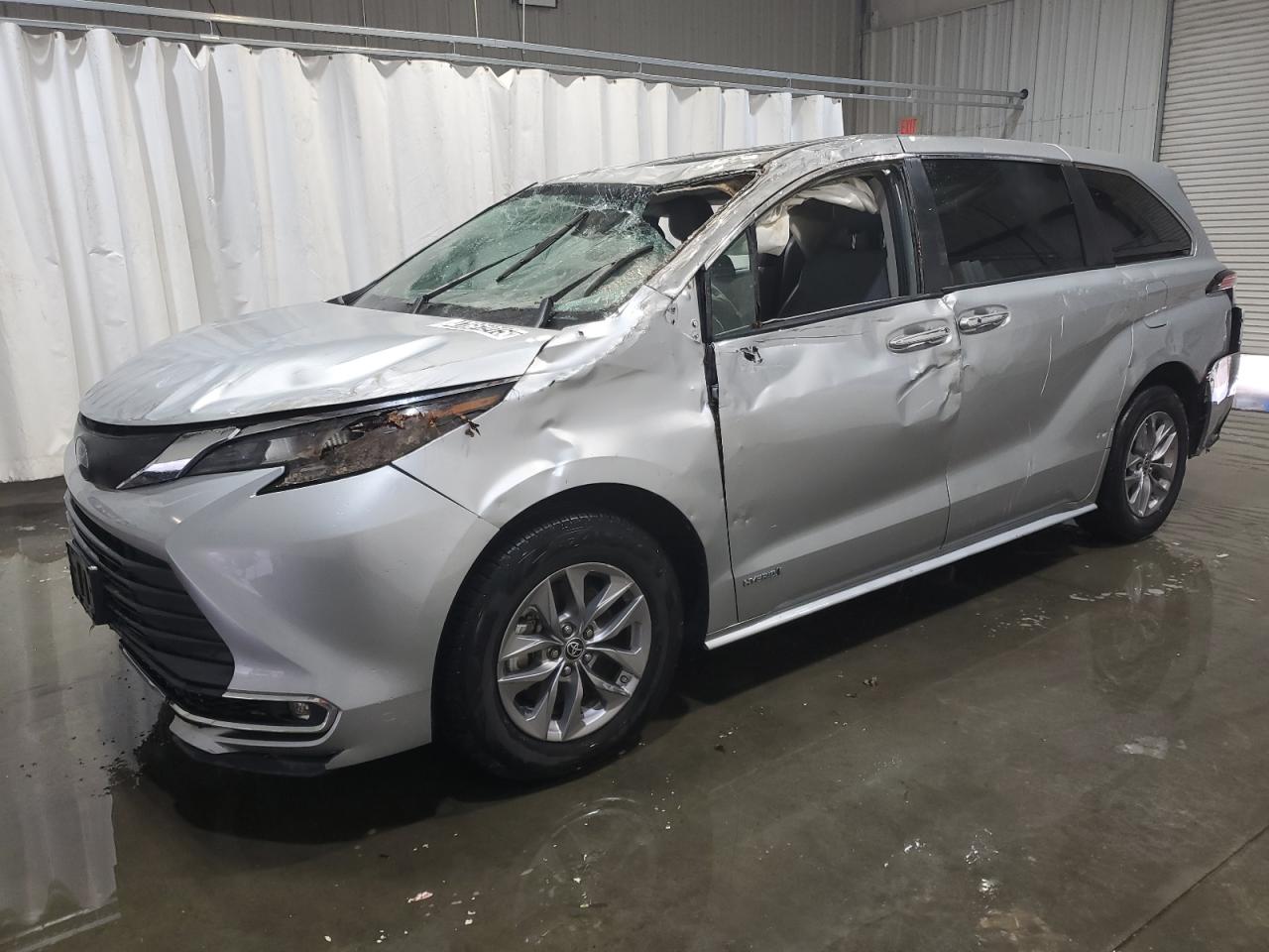 2021 Toyota Sienna Xle на продаже в Rogersville, MO - Rollover