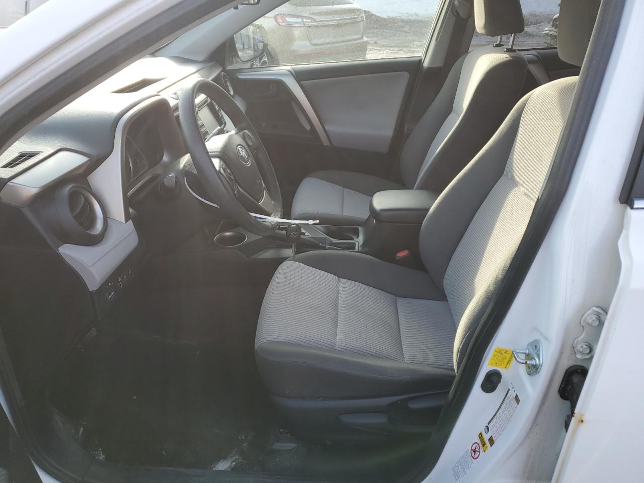 2015 Toyota RAV 4 - Image 7