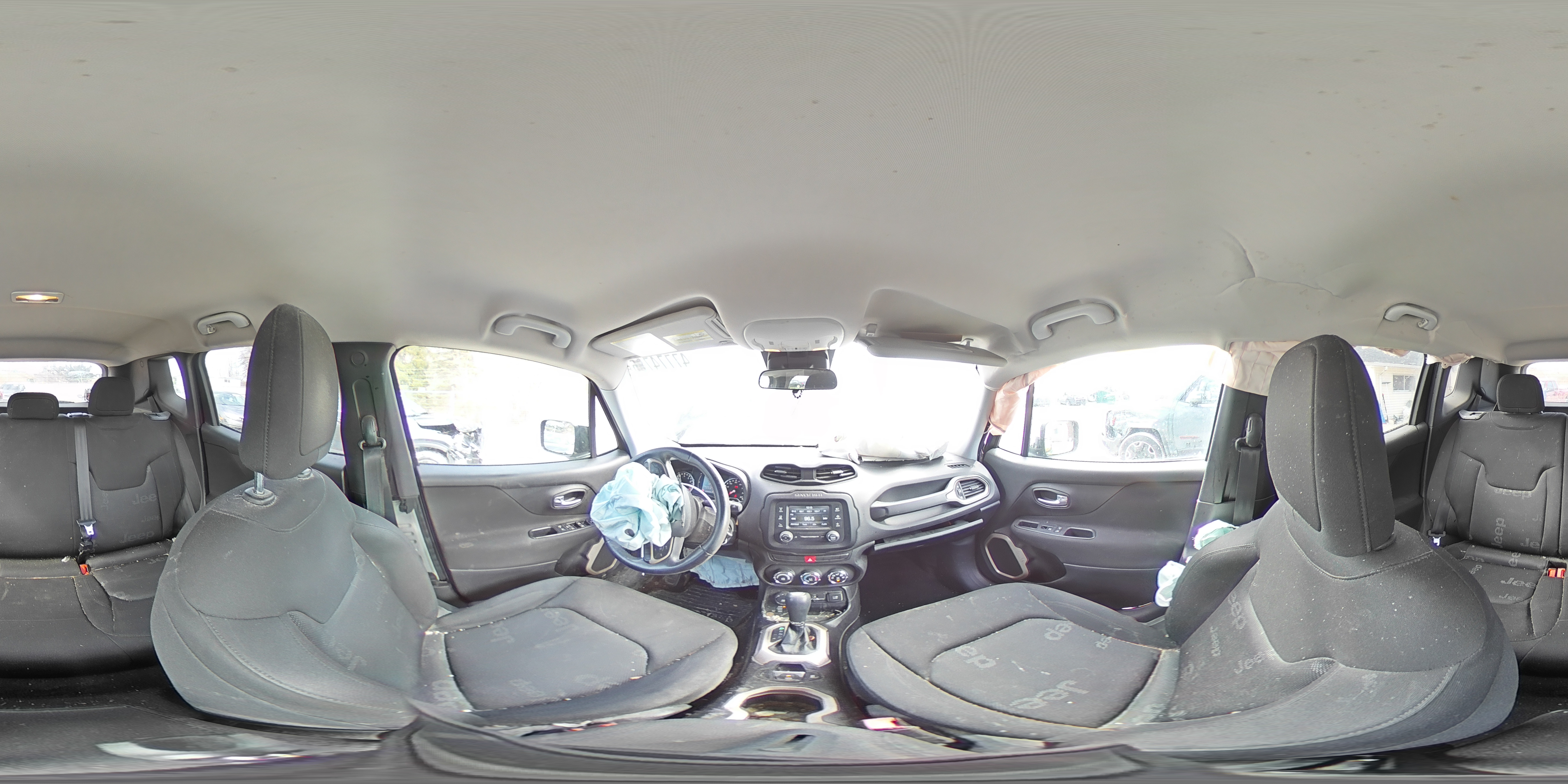 2015 Jeep Renegade - Image 14
