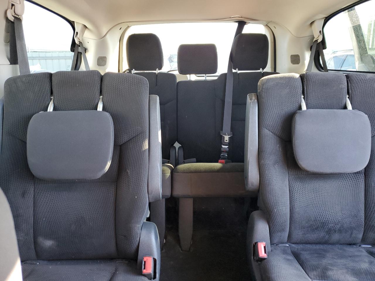 2019 Dodge Caravan - Image 10