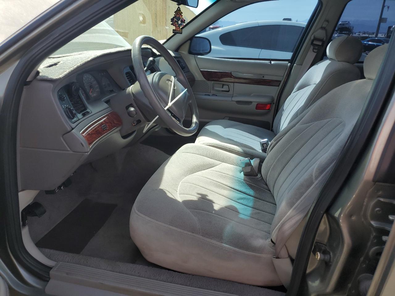 2000 Mercury Grand Marquis Gs VIN: 2MEFM74W4YX717129 Lot: 50886105