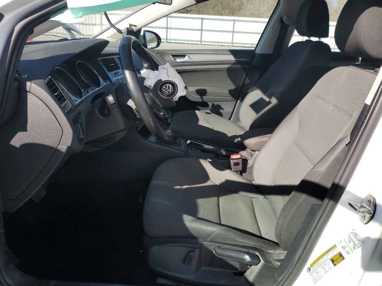 2018 Volkswagen Golf - Image 7