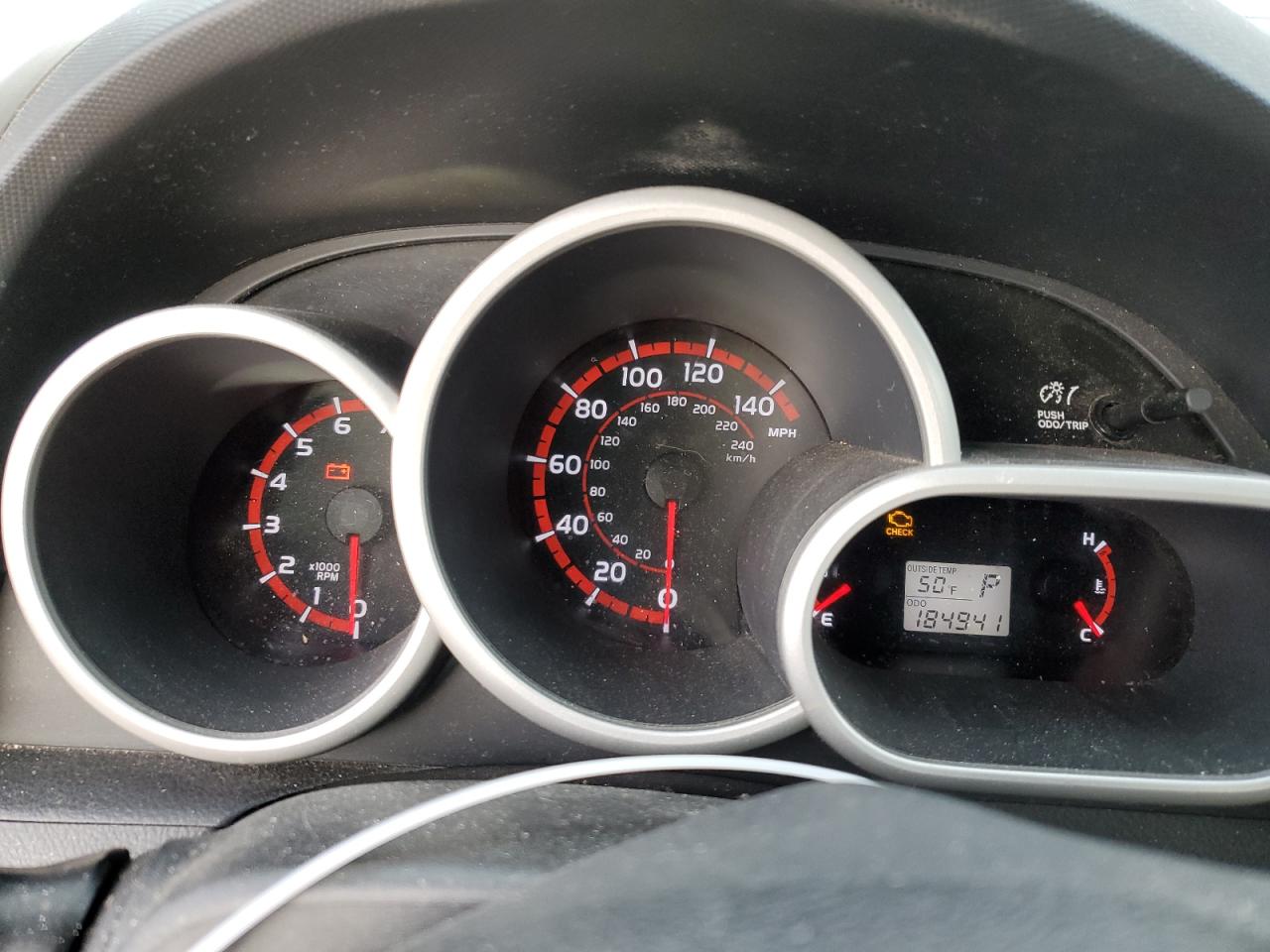 2009 Pontiac Vibe - Image 9