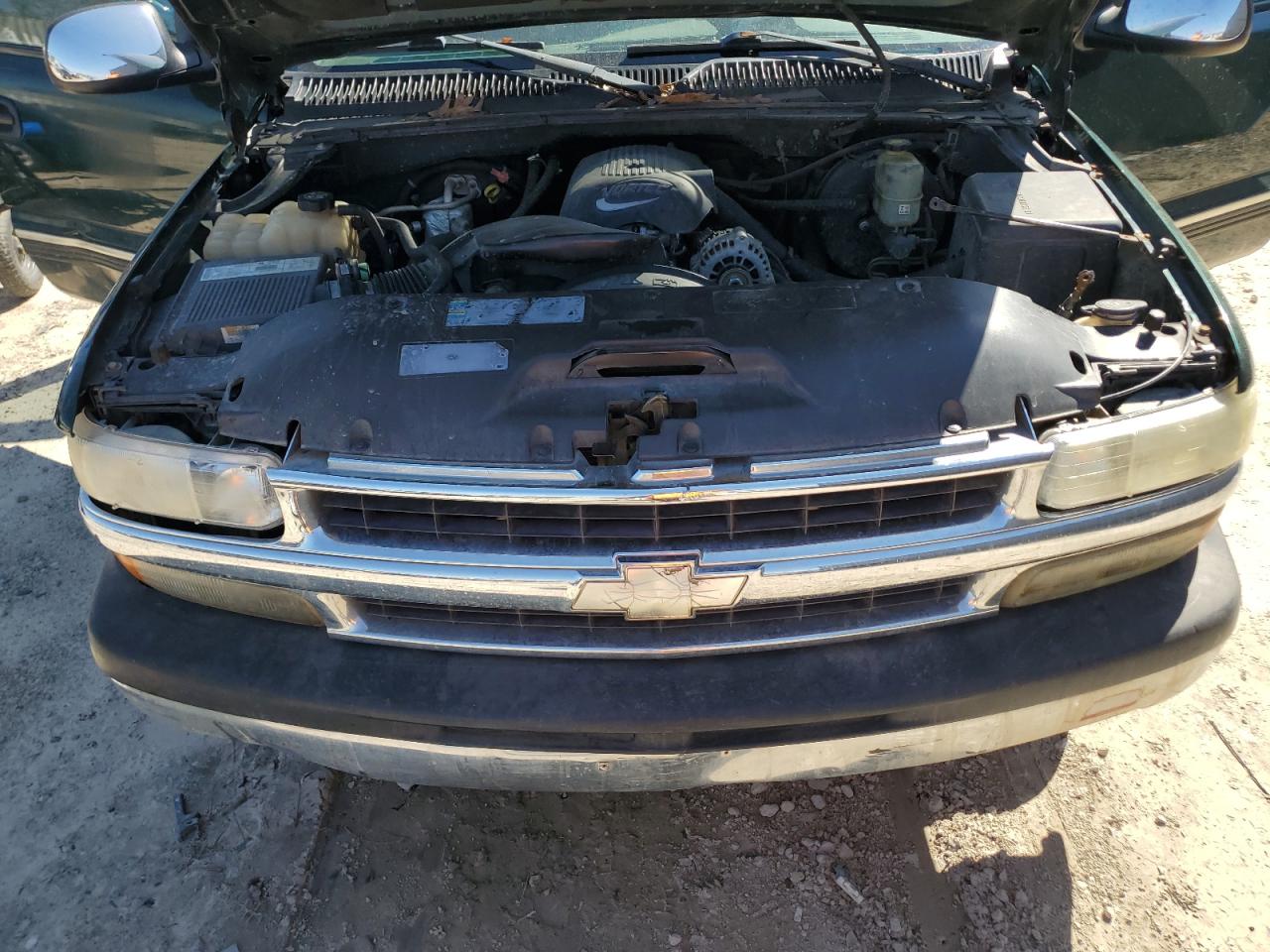 2002 Chevrolet Silverado - Image 11