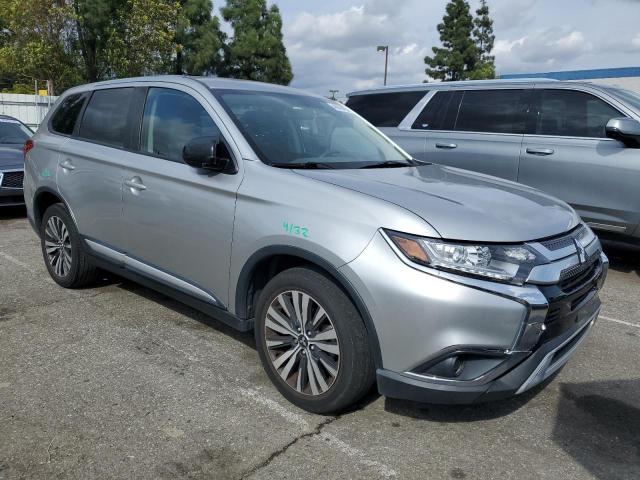  MITSUBISHI OUTLANDER 2019 Сріблястий