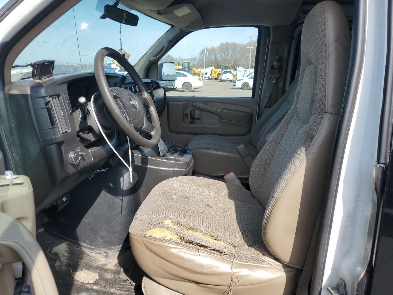 2008 GMC Savana - Image 10