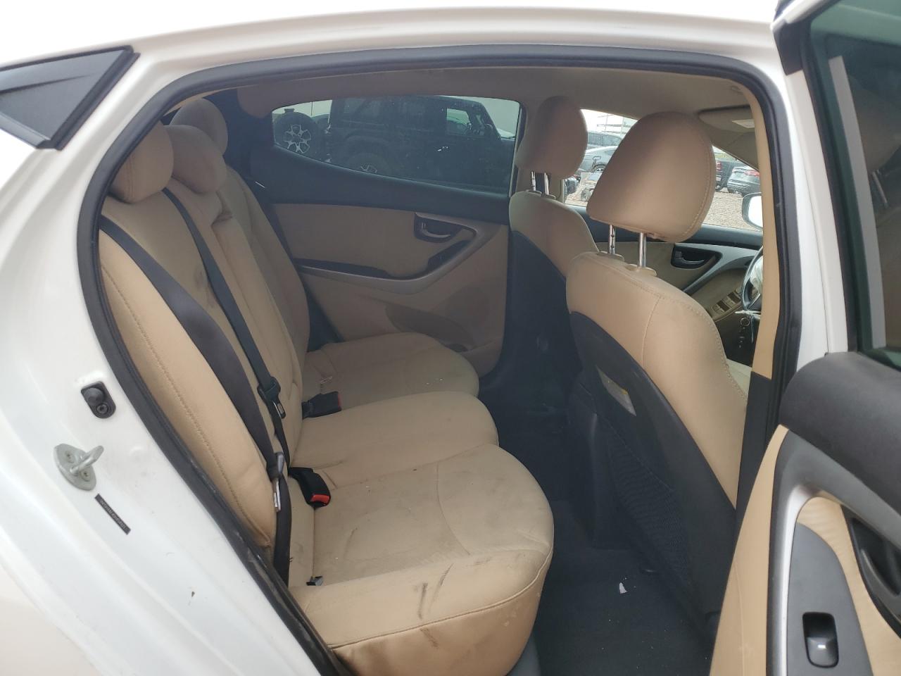 2013 Hyundai Elantra - Image 10