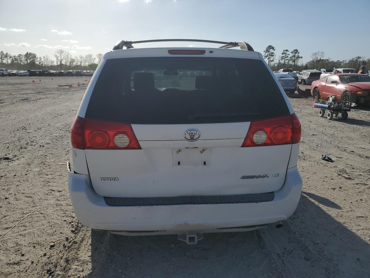 2007 Toyota Sienna - Image 6
