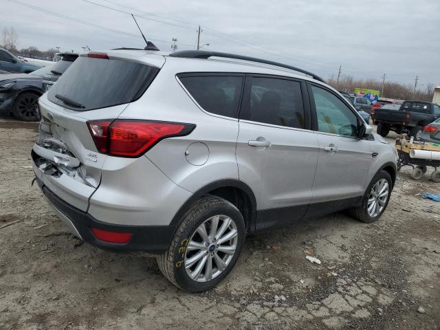  FORD ESCAPE 2019 Srebrny