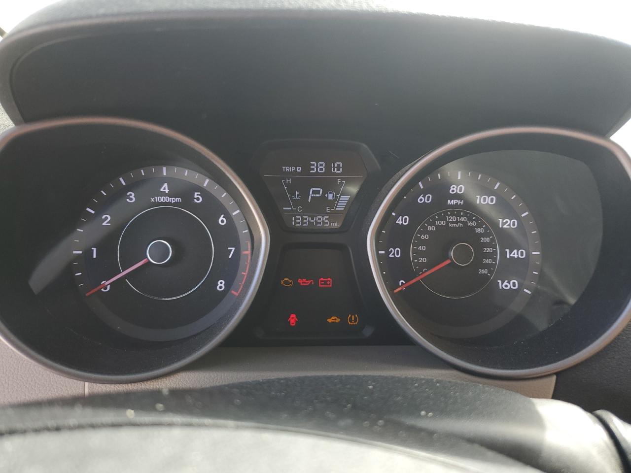 2016 Hyundai Elantra - Image 9