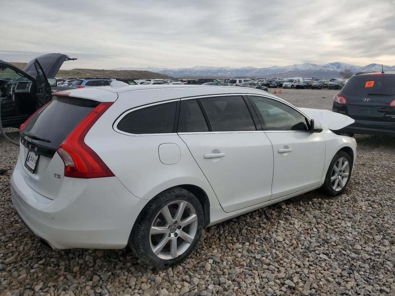 2016 Volvo V60 - Image 3