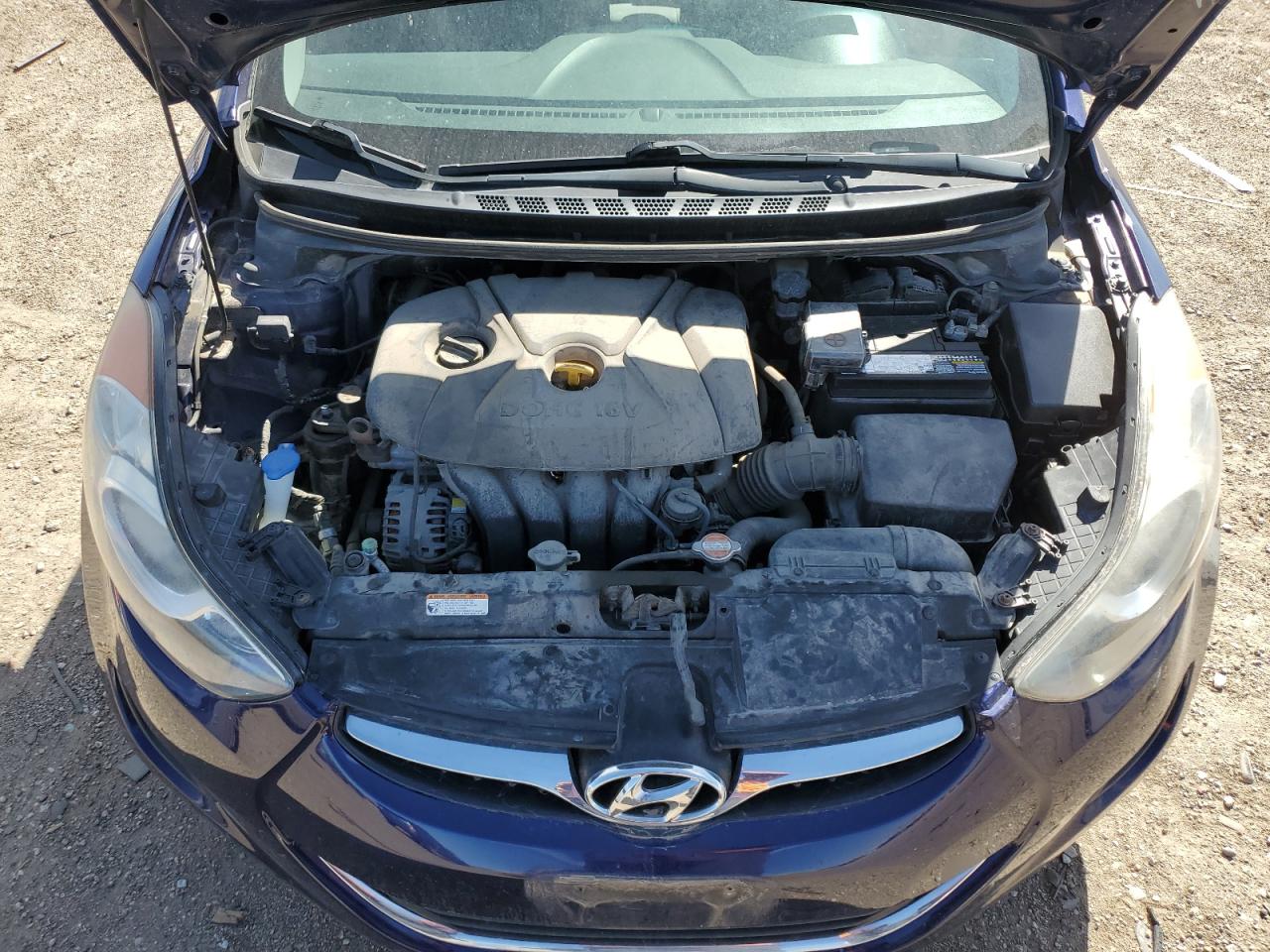 2012 Hyundai Elantra - Image 11