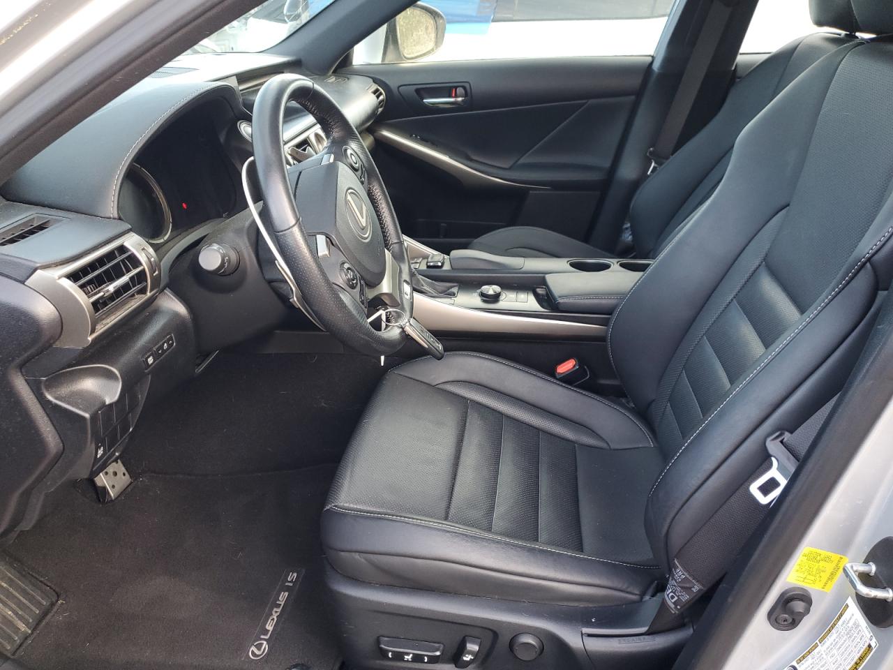 2015 Lexus IS - Image 7
