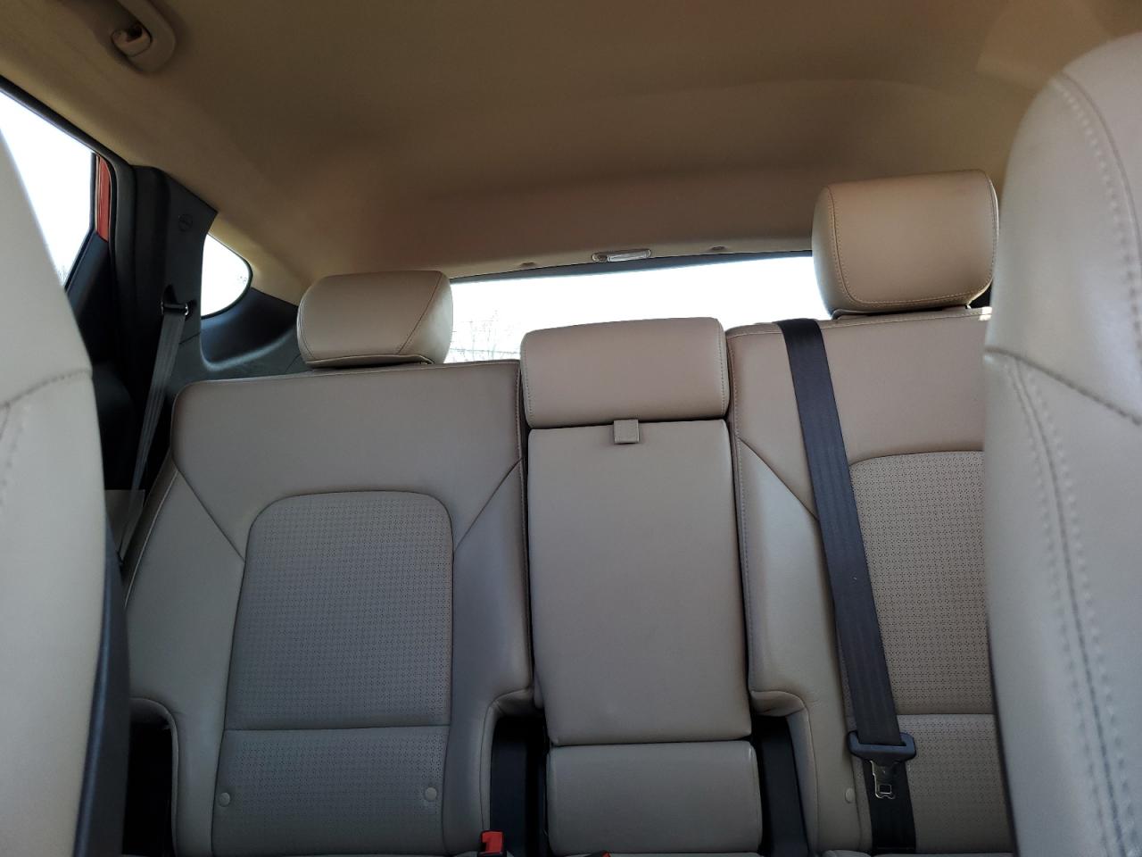 2013 Hyundai Santa Fe - Image 10