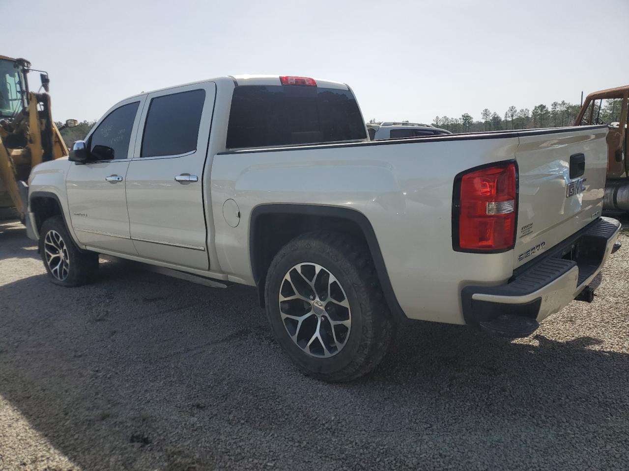 2015 GMC Sierra - Image 2
