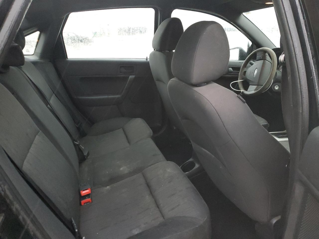 2010 Ford Focus - Image 10