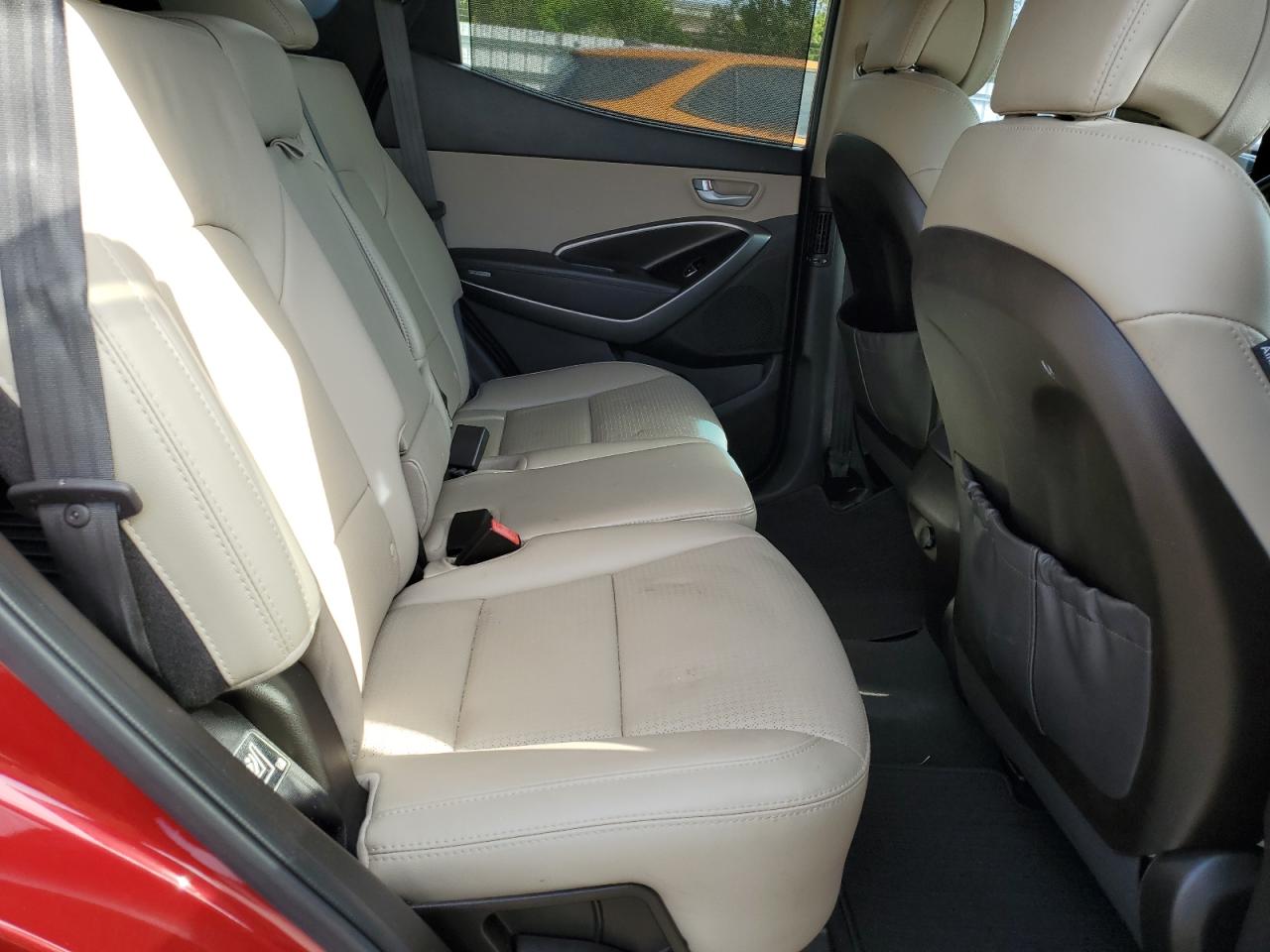 2015 Hyundai Santa Fe - Image 12